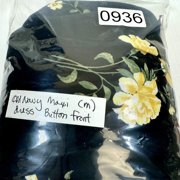 Old Navy Tiered Floral Maxi Dress M Black Pockets Prairie Dark Cottagecore Boho - Picture 15 of 15